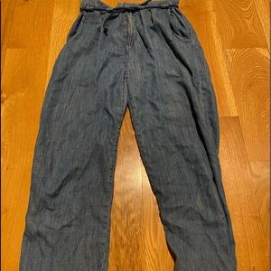 Short flowy soft pants with waist tie